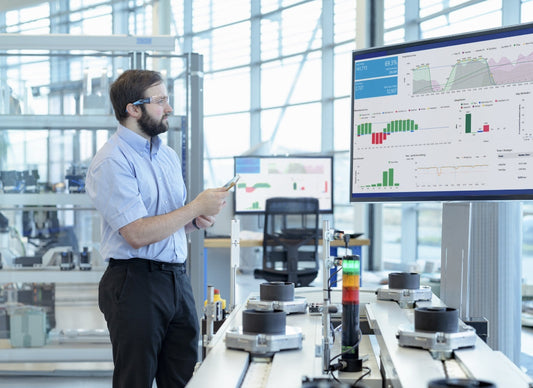 Edge infrastructure guide: choosing the right software and cloud integration for improved performance and security